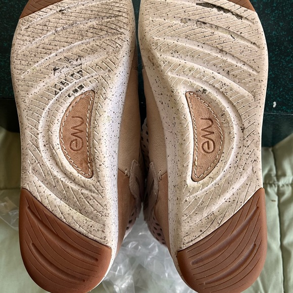 EMU Numeralla Perforated Ankle Booties - Picture 8 of 16